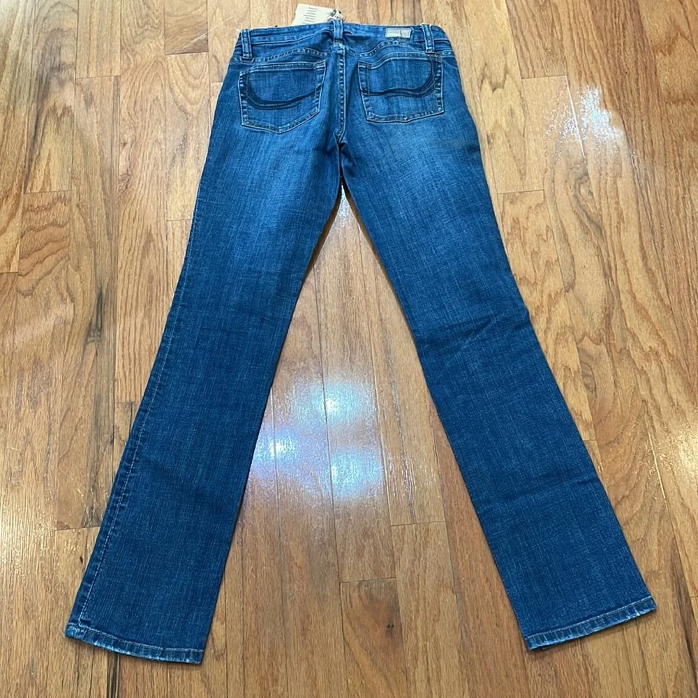 Refuge  Blue Jeans NWT Style The Sweet Skinny Size 9 98% cotton 2% spandex - Picture 4 of 13